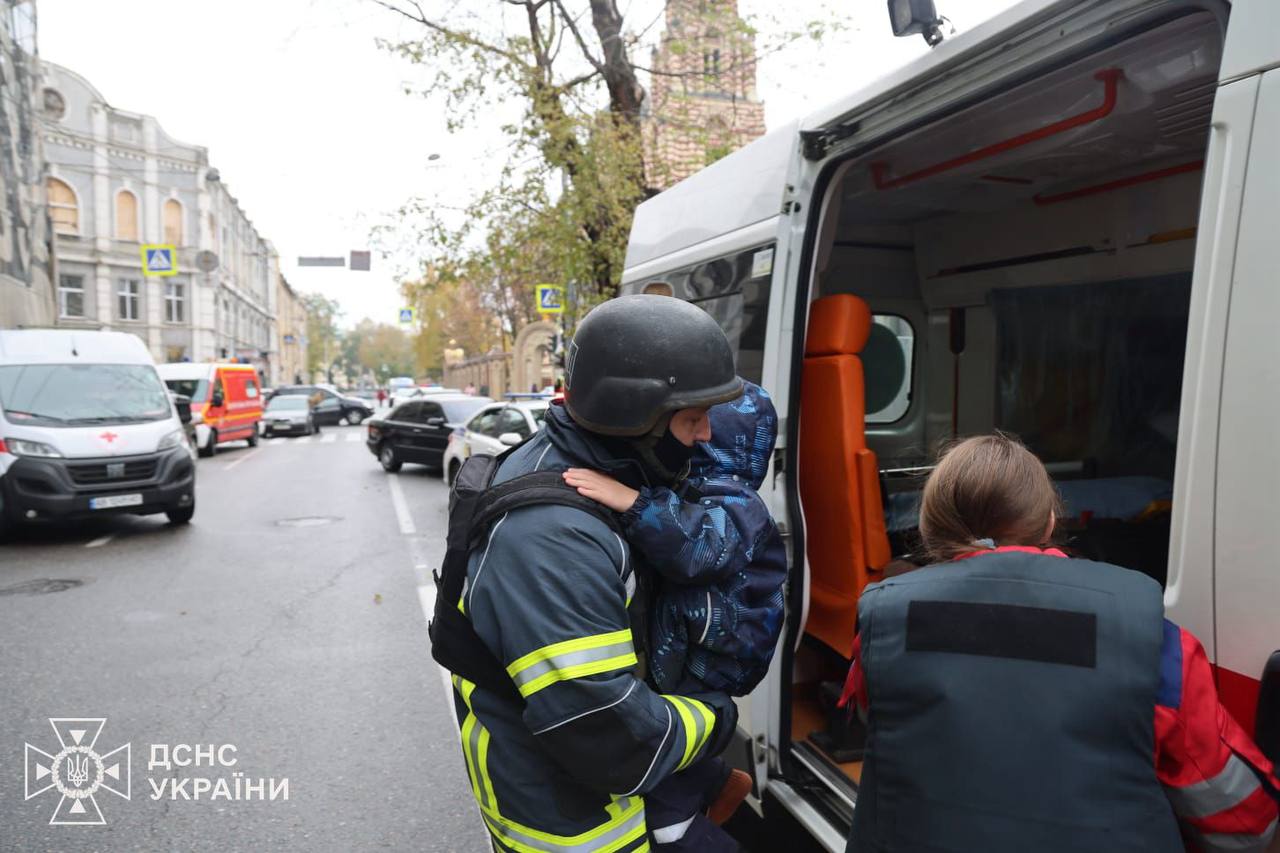 ”Росія нахабніє”: Зеленський відреагував на російський удар по дитячому садку у Харкові — фото 9