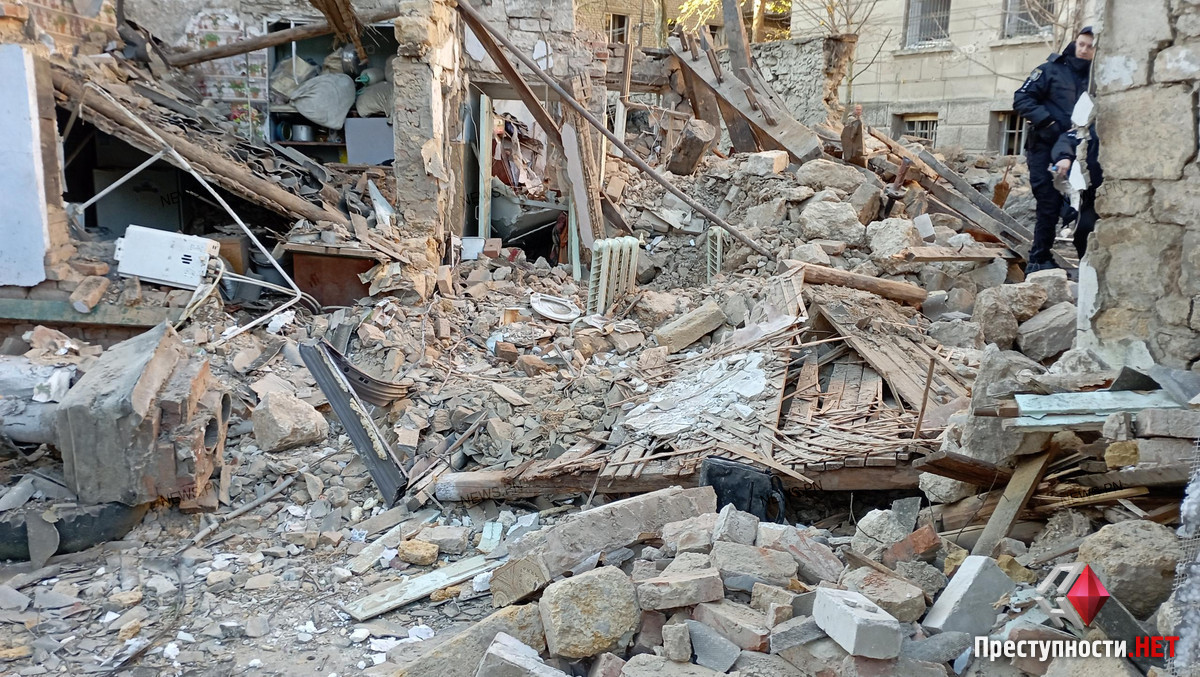 Россия нанесла ракетный удар по центру Николаева: разрушена школа, есть жертва — фото 7