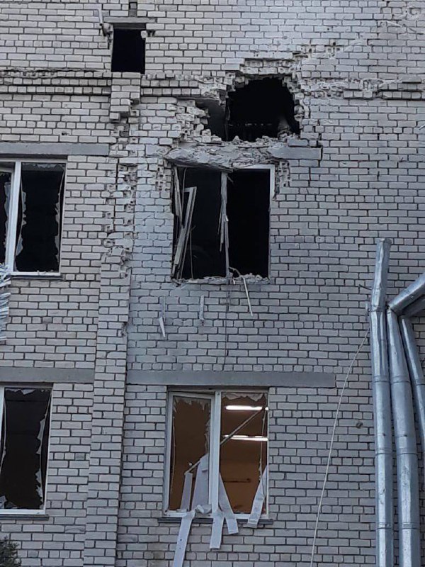 Окупанти обстріляли реанімаційне відділення лікарні у Бериславі: фото — фото