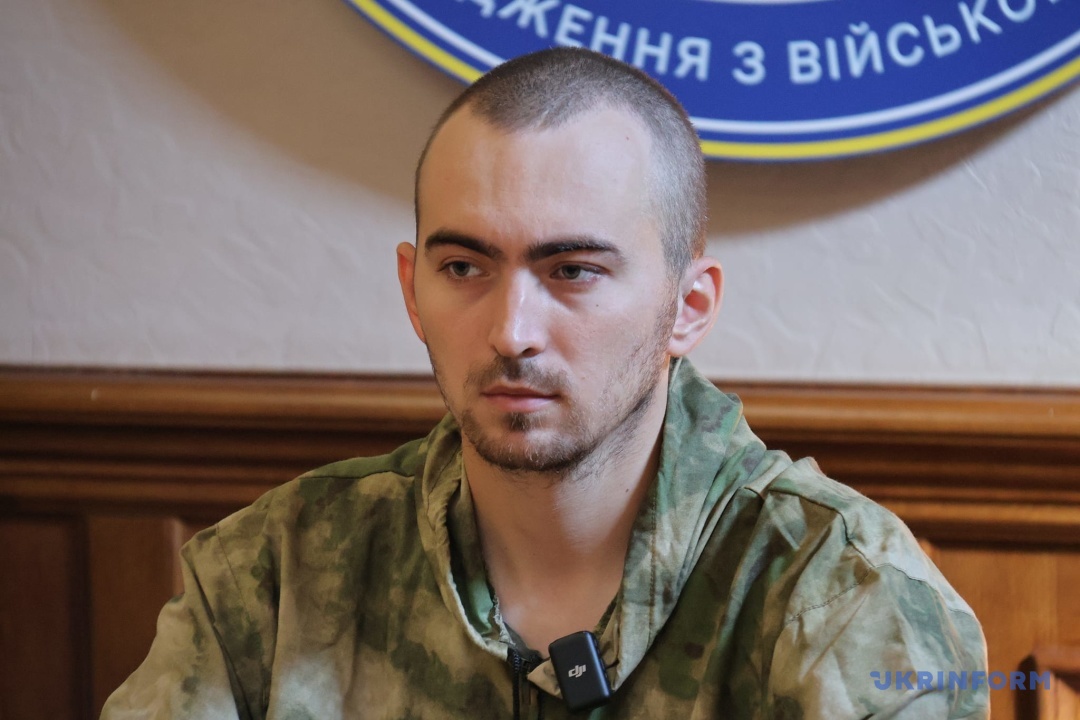 ГУР показало завербованного российского лейтенанта, который убедил сдаться в плен 11 оккупантов — фото