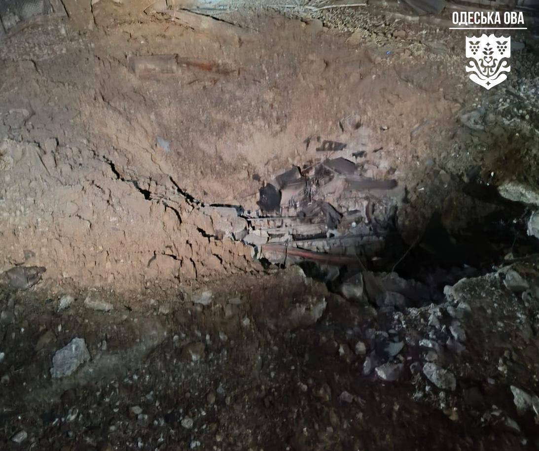 Россияне атаковали Одесскую область: поврежден сухогруз, склады и жилые дома — фото 9