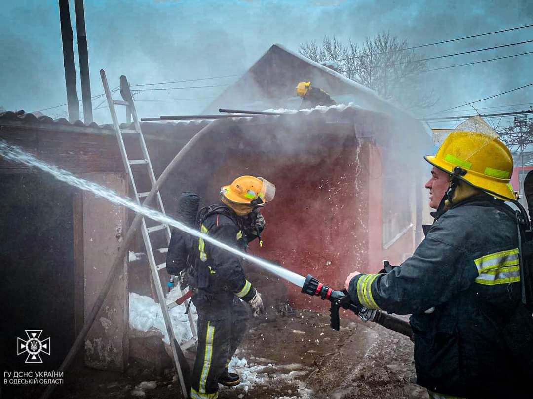 Трое детей погибли при пожаре в Житомирской области: фото — фото