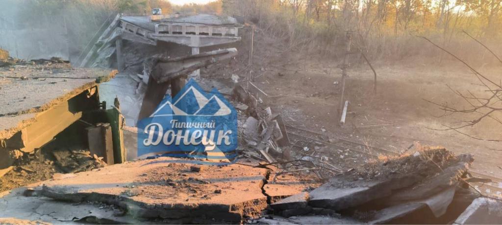 В сети сообщили о подрыве моста на трассе Горловка-Ясиноватая — фото