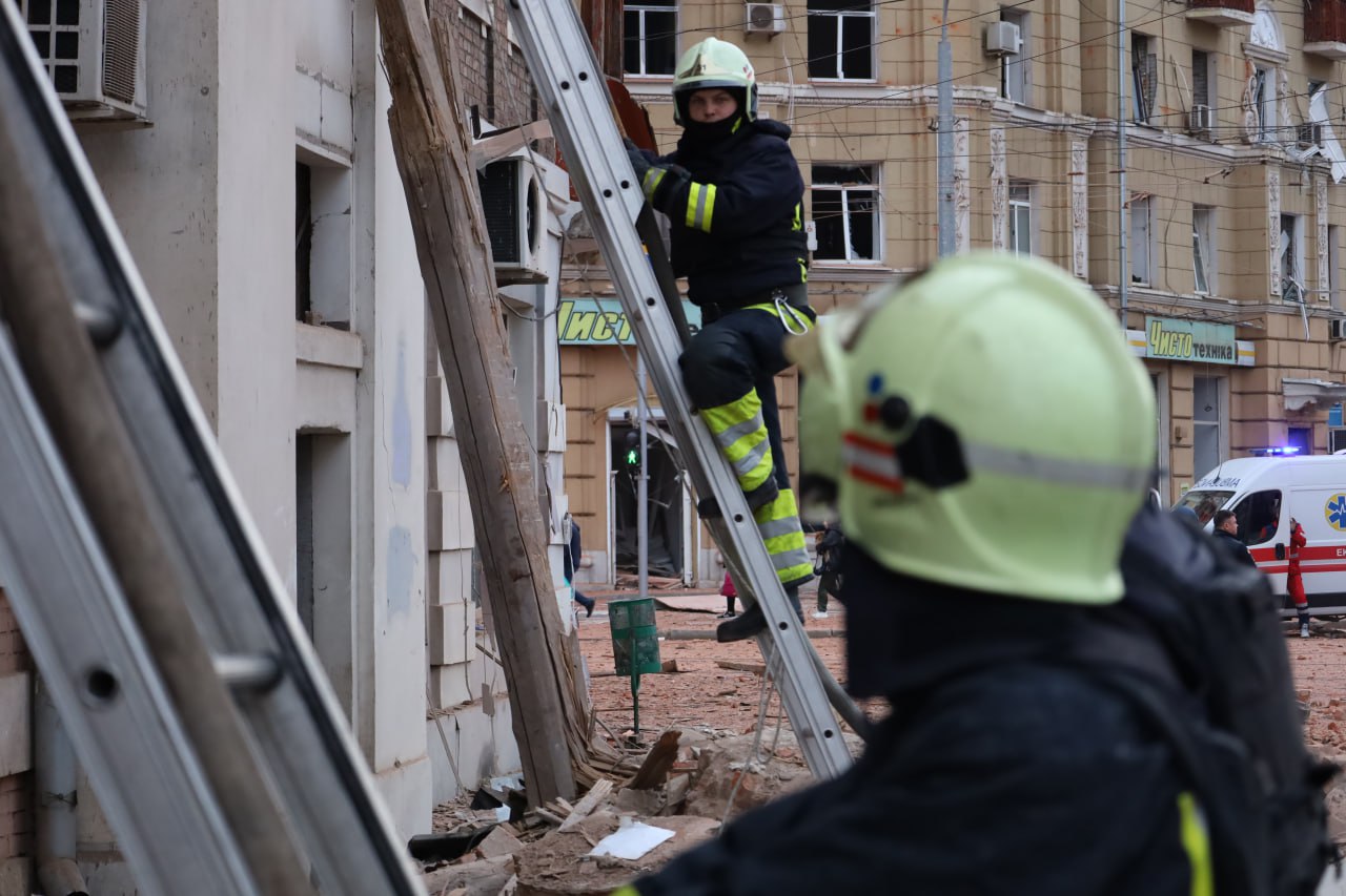 Удар по жилому дому в Харькове: спасатели завершили работы — фото 3