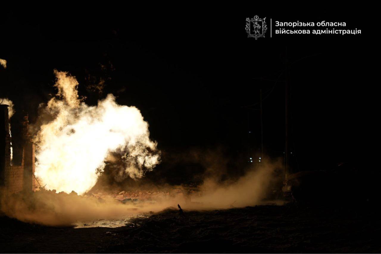 Росіяни атакували Запоріжжя: пошкоджено об'єкт промислової інфраструктури — фото 2