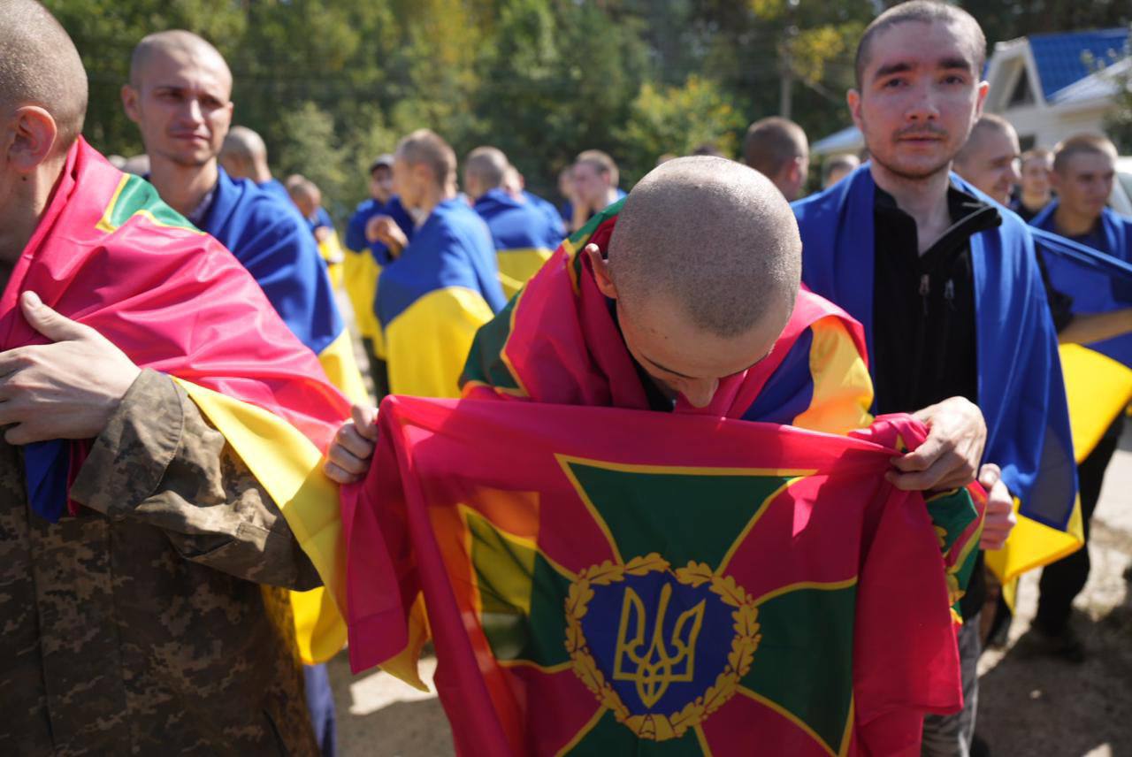 Зеленский и Лубинец подтвердили обмен пленными, домой вернулись 115 человек: фото — фото 6