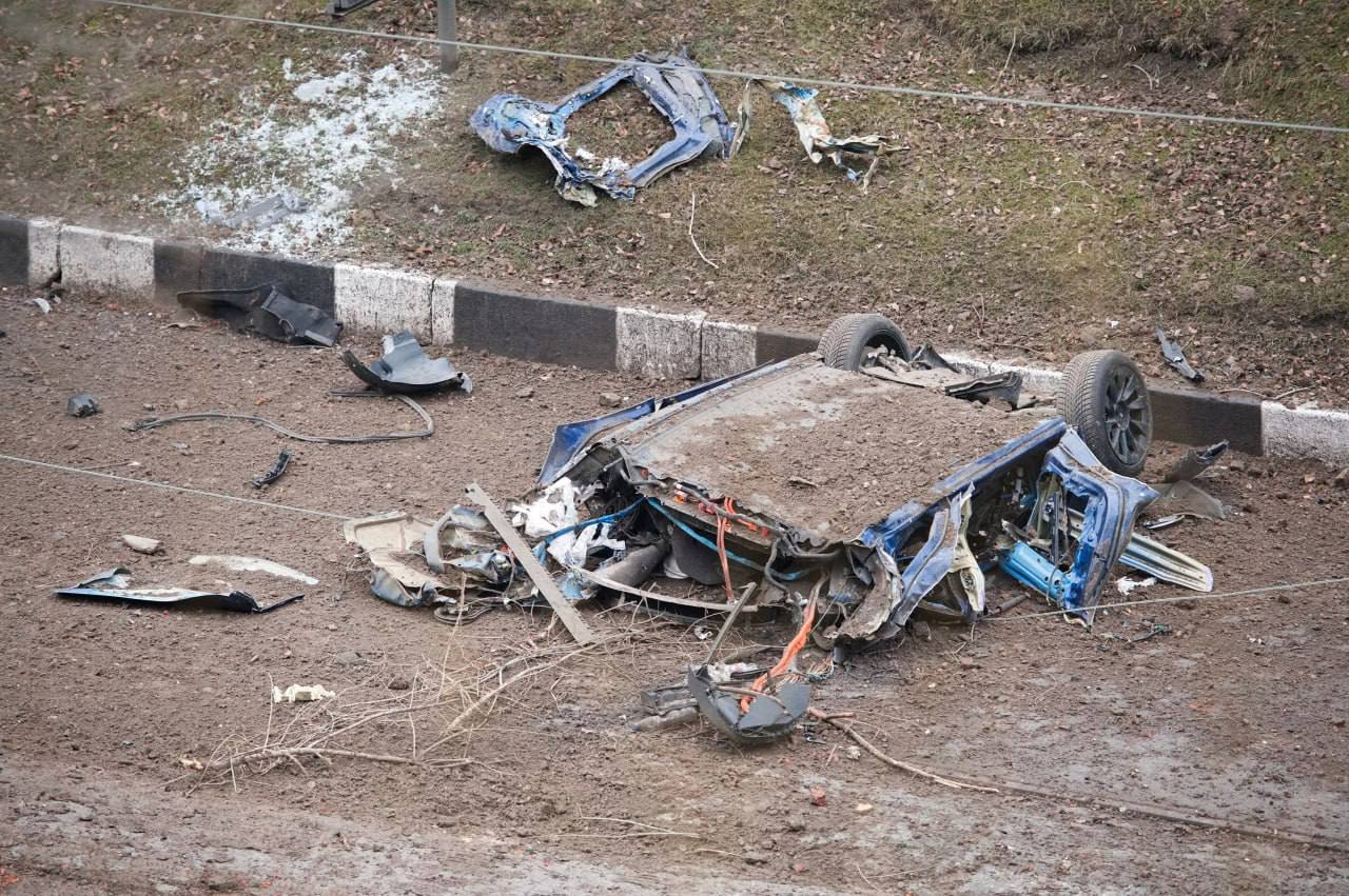 Появились кадры последствий ударов по Харькову: ранены 44 человека — фото 10