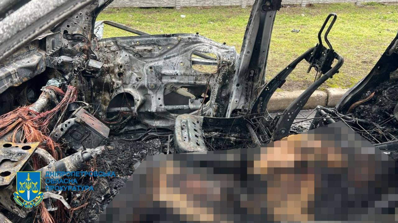 В Никополе расстреляли машину заместителя мэра, он погиб: фото — фото