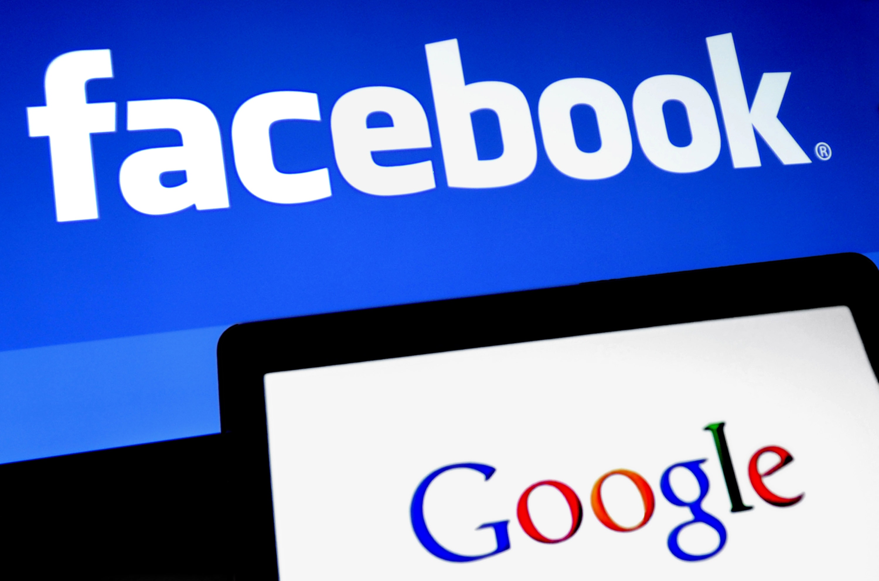 Google почти. Google Facebook. Гугл и Фейсбук. Google и Facebook фото. Google, Facebook и WHATSAPP.