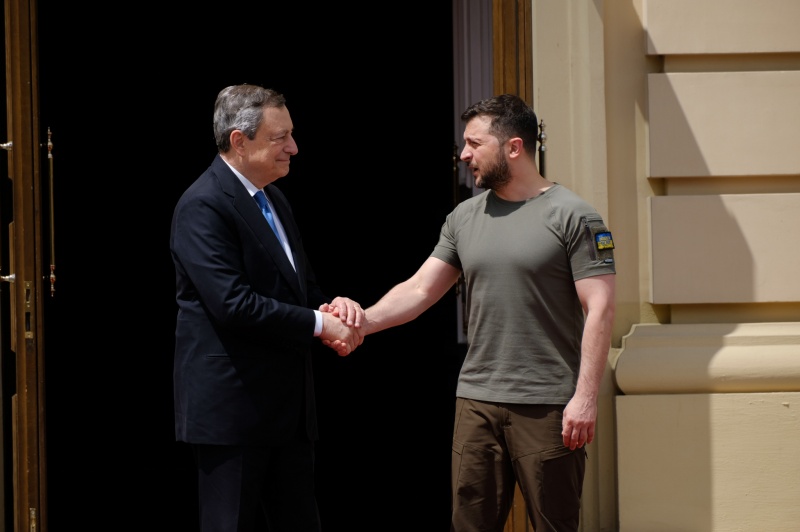 В Кремле отреагировали на визит Макрона и Шольца в Киев — фото 1
