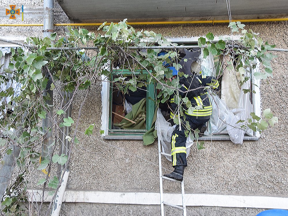 Ракетный удар по жилому дому в Николаеве: число жертв растет (фото, видео) — фото 7