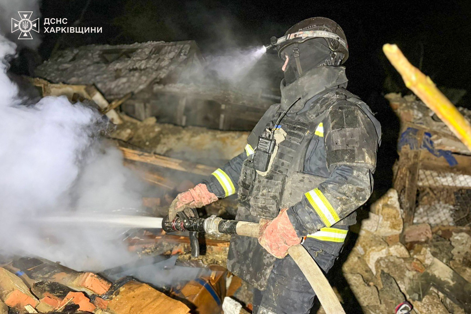 У новорічну ніч окупанти завдавали ударів по житлових будинках у Харківській області — фото 1