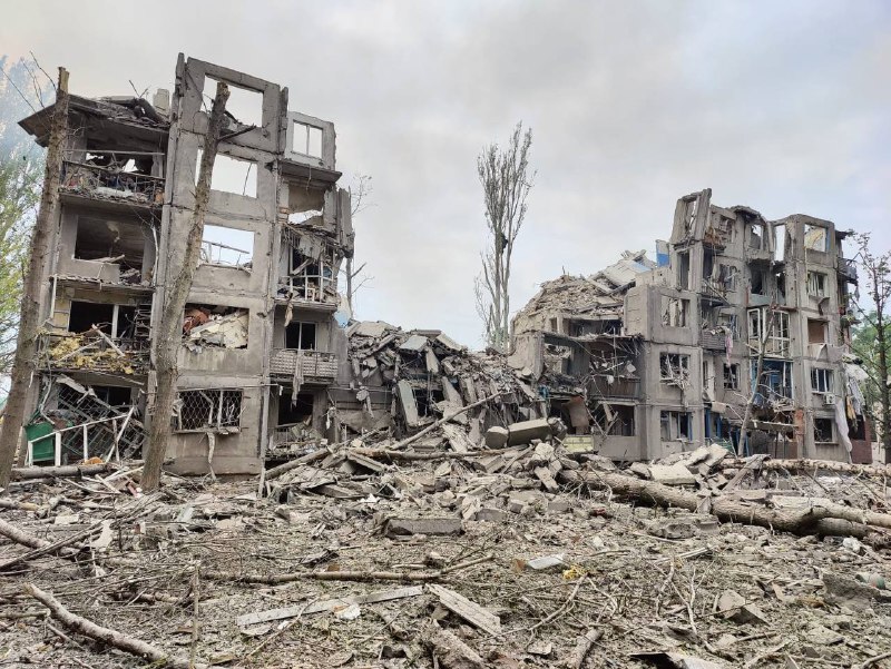 В Авдеевке ракета полностью разрушила жилой дом: под завалами люди (фото) — фото