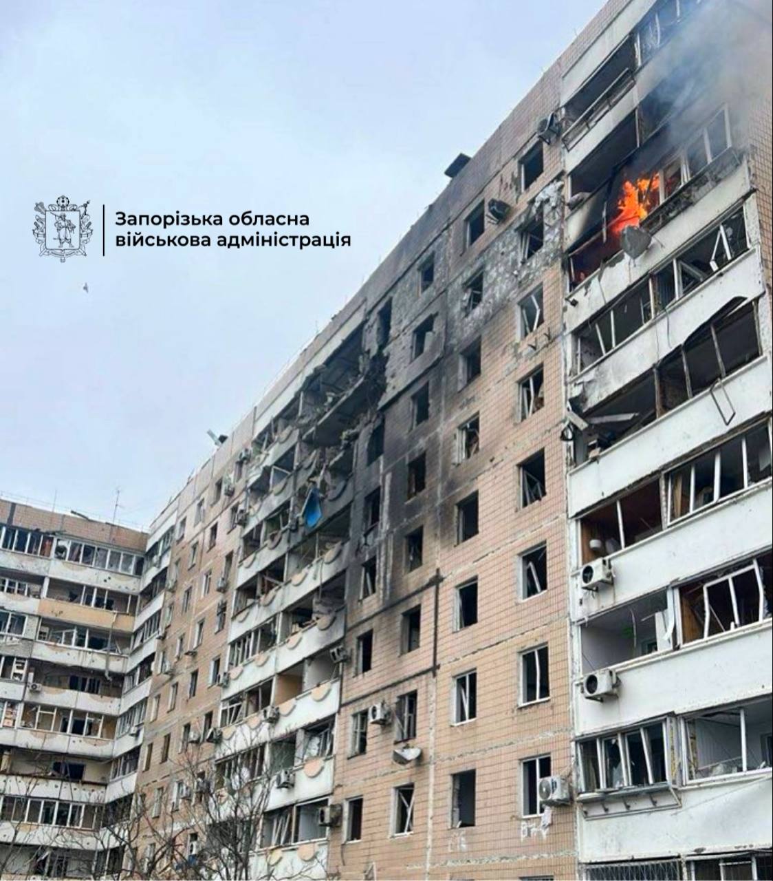 Россияне нанесли три удара по Запорожью и району: атакованы два жилых дома, под завалами могут быть люди — фото