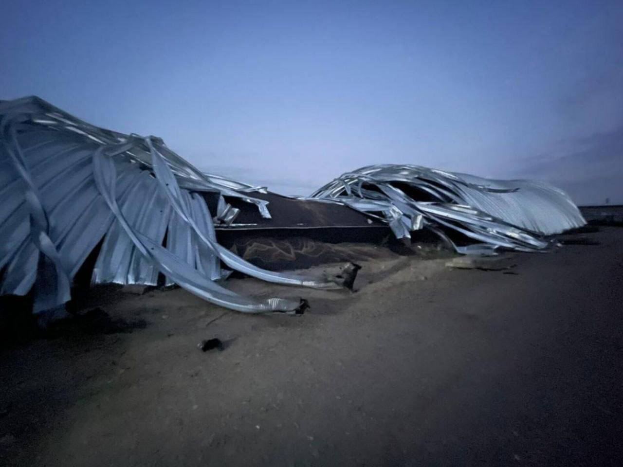 В небе над Украиной уничтожены 11 ударных дронов, но есть прилеты: фото — фото