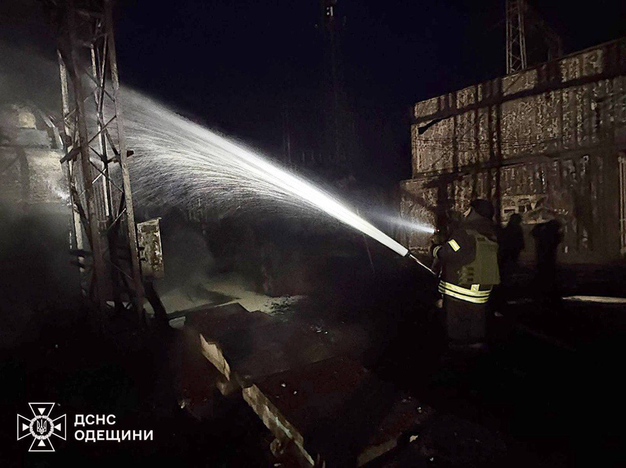 Росіяни атакували енергооб'єкт під Одесою: у ДТЕК кажуть про серйозні пошкодження — фото 2 Росіяни атакували енергооб'єкт під Одесою: у ДТЕК кажуть про серйозні пошкодження — фото 2