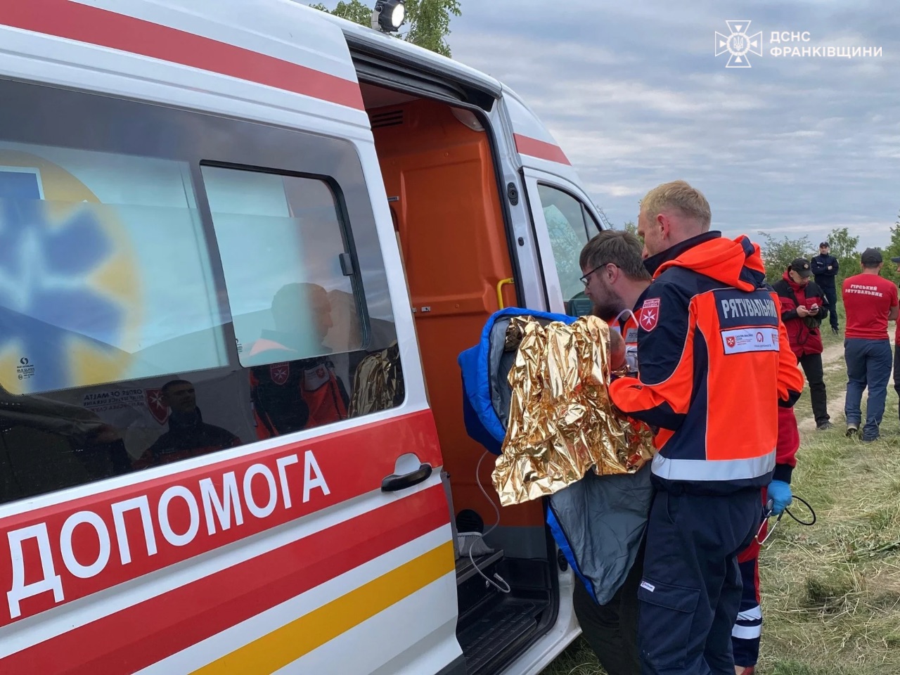 Рятувальники знайшли живим 5-річного хлопчика, якого шукали понад 3 доби на Івано-Франківщині — фото 4