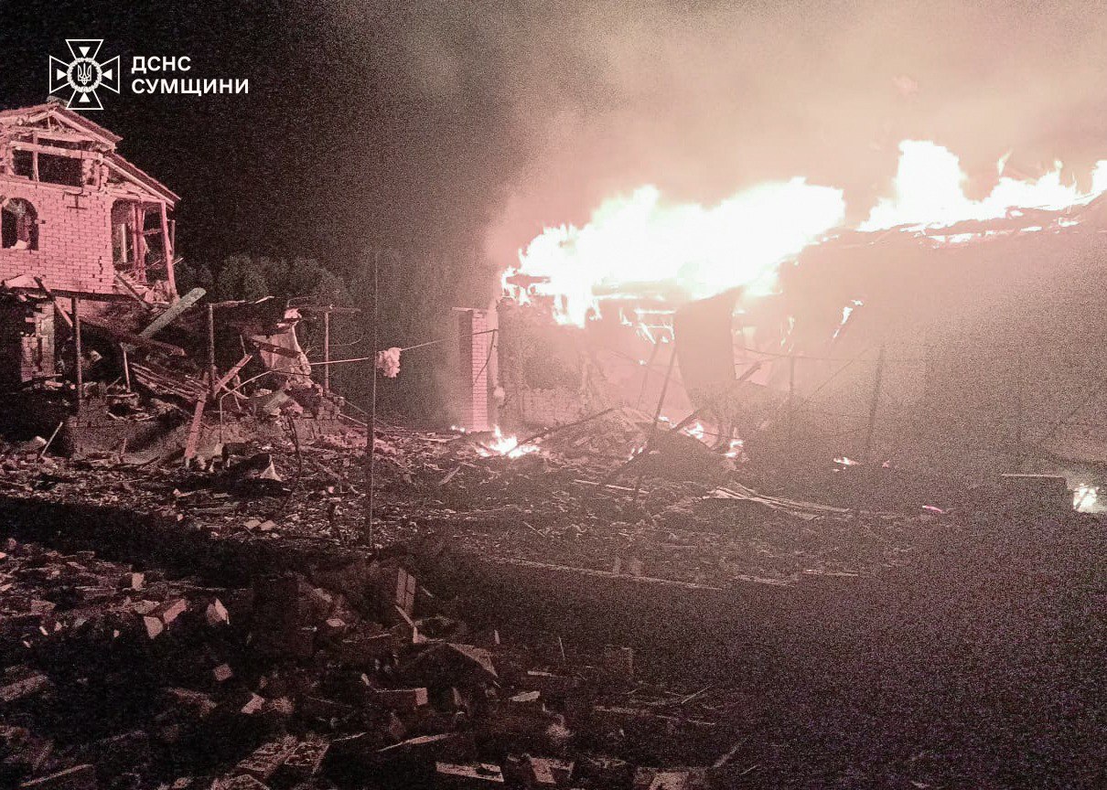 Російські окупанти обстріляли 37 населених пунктів у 15 громадах Сумської області — фото 3