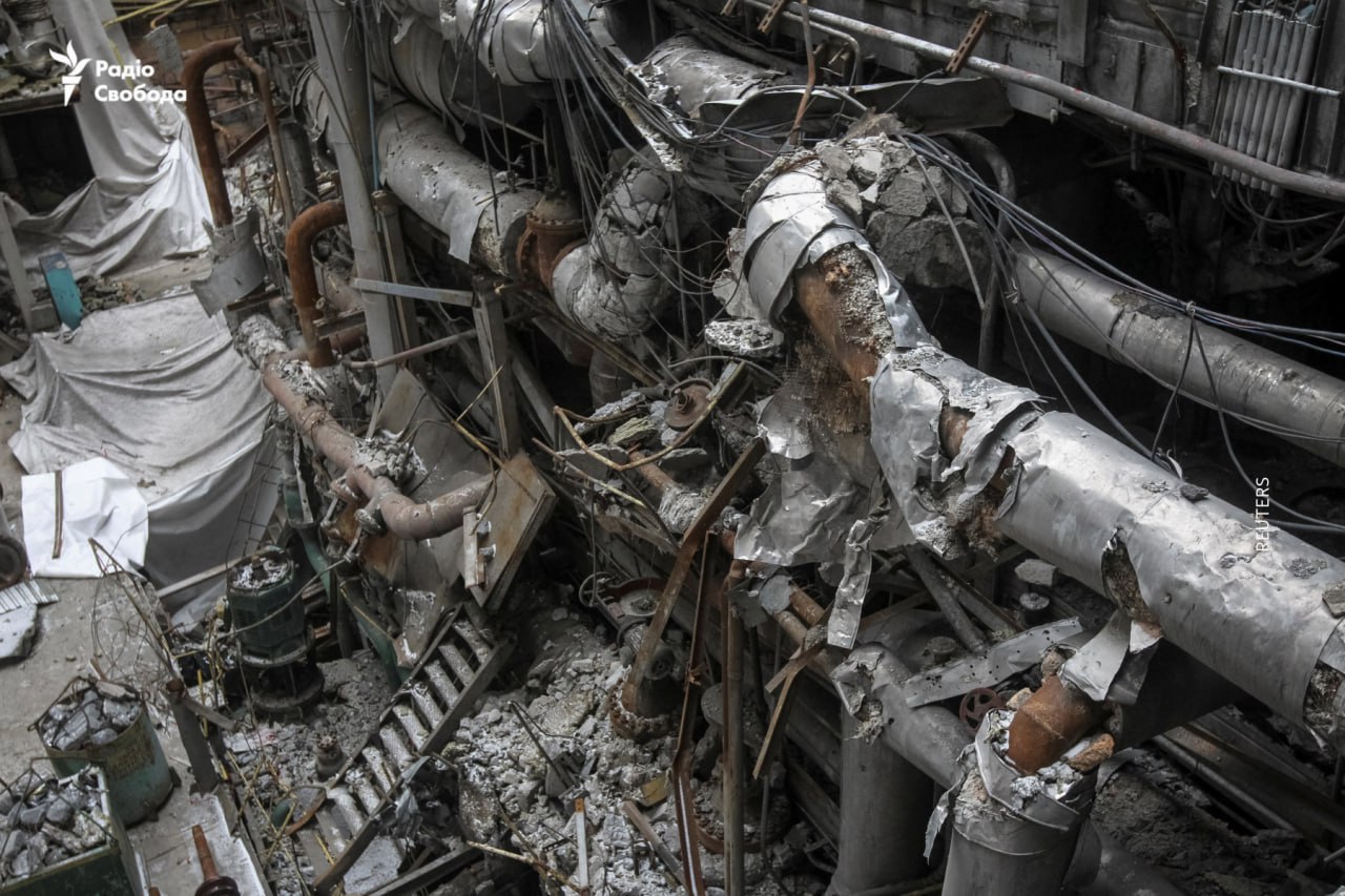 Появились фото разрушенной российской атакой украинской ТЭЦ — фото 3