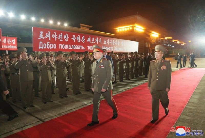 В США пояснили, зачем Шойгу поехал в Северную Корею — фото