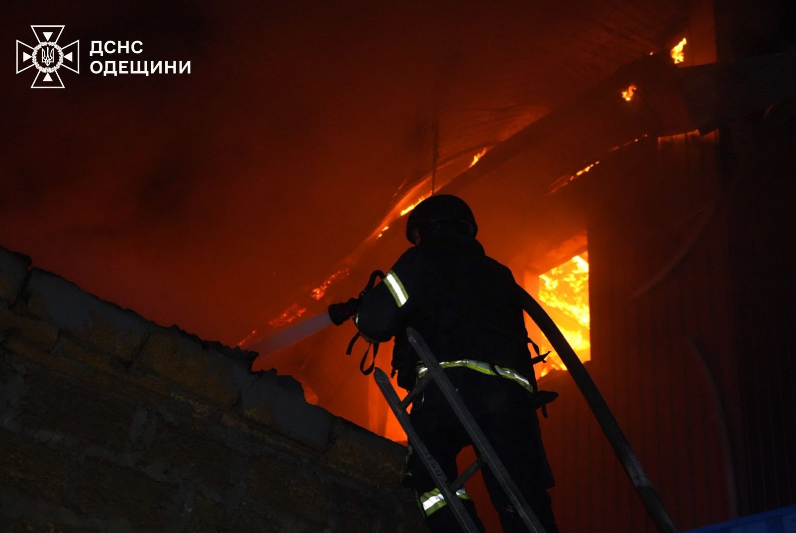 Россия снова атаковала Одессу: двое раненых (фото, видео) — фото 4