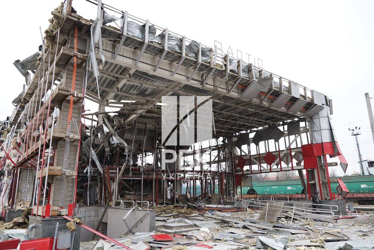 В Фастове после российской атаки полностью уничтожен вокзал: фото — фото 4