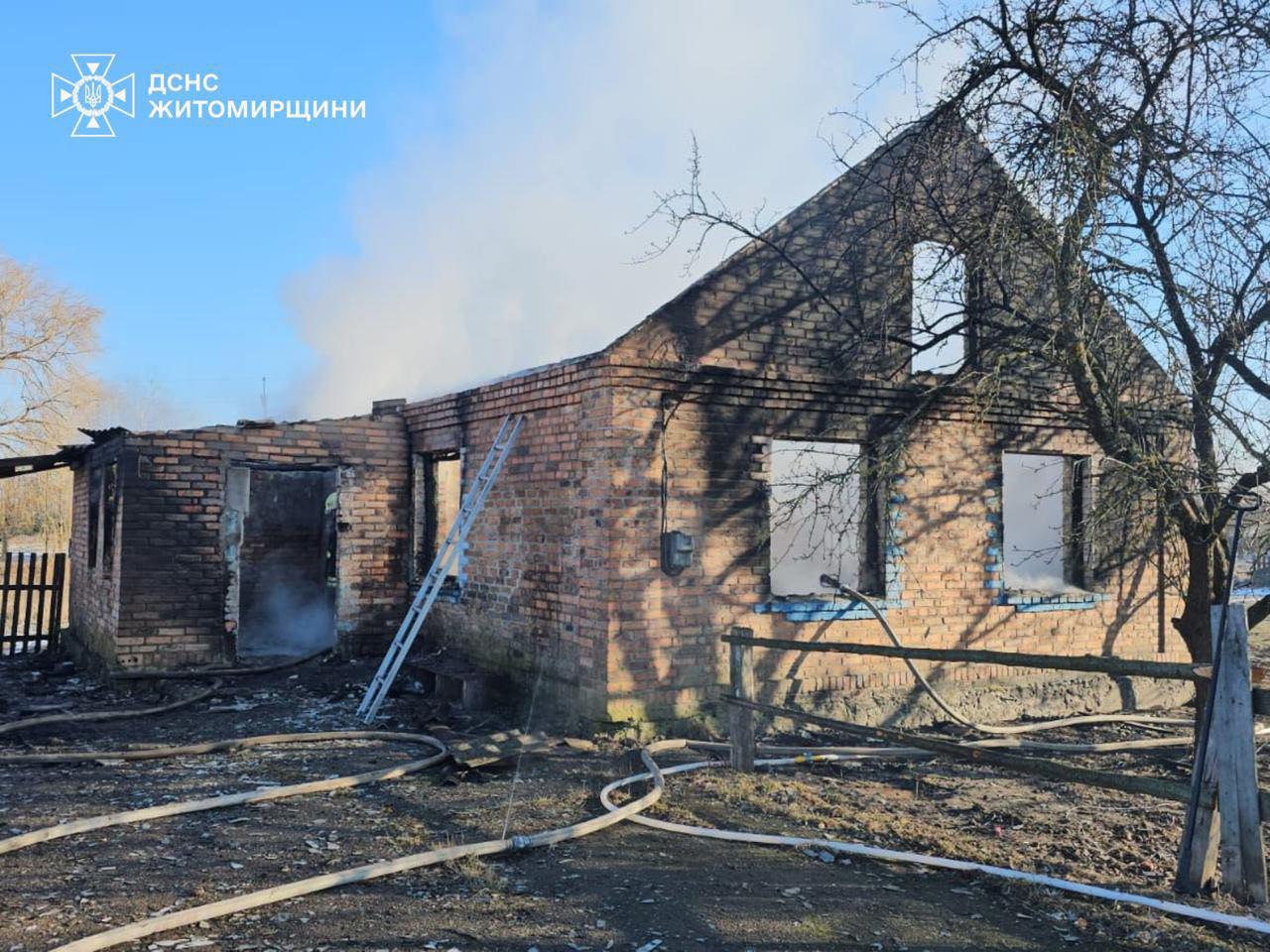 В Житомирской области при пожаре погибли 4 человека, 2 из них - дети — фото 3