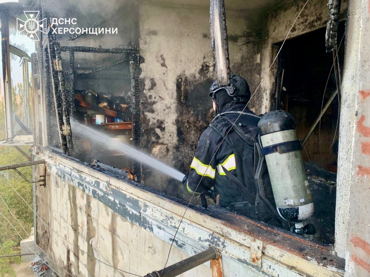 Две женщины погибли в результате российского обстрела Херсона (фото) — фото 8