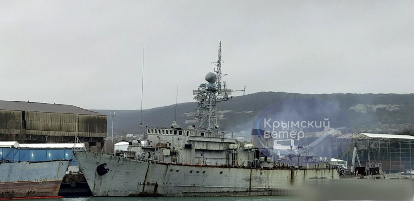 В Севастополе оккупанты режут на металл знаменитый тральщик ”Черкассы” и корабль ВМСУ ”Луцк” — фото