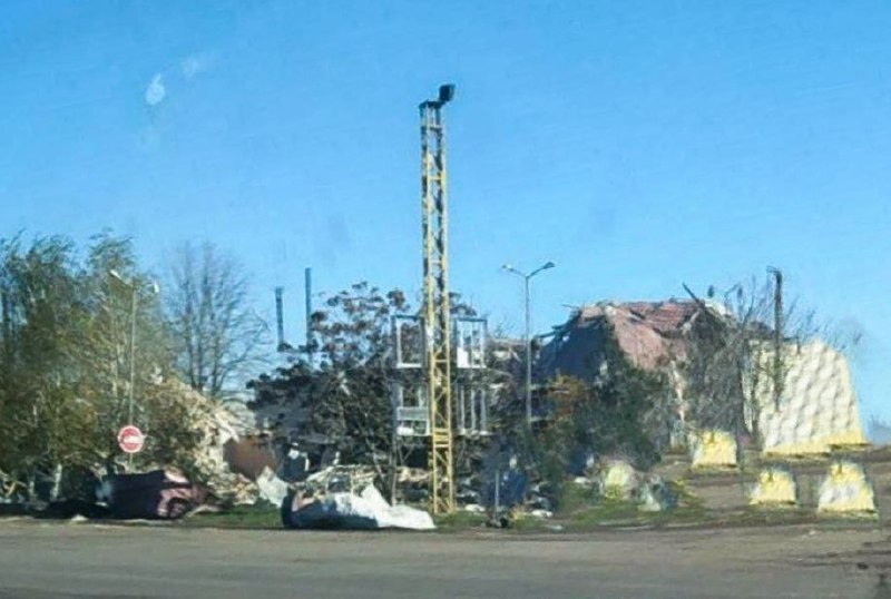 ВСУ ударили по гостинице с ”кадыровцами” на трассе ”Донецк-Мариуполь” — фото 2