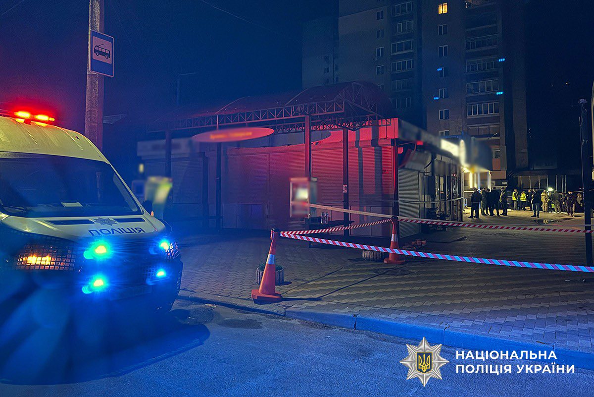 У Житомирі чоловік кинув гранату до групи людей біля супермаркету: поранено 6 людей — фото 2