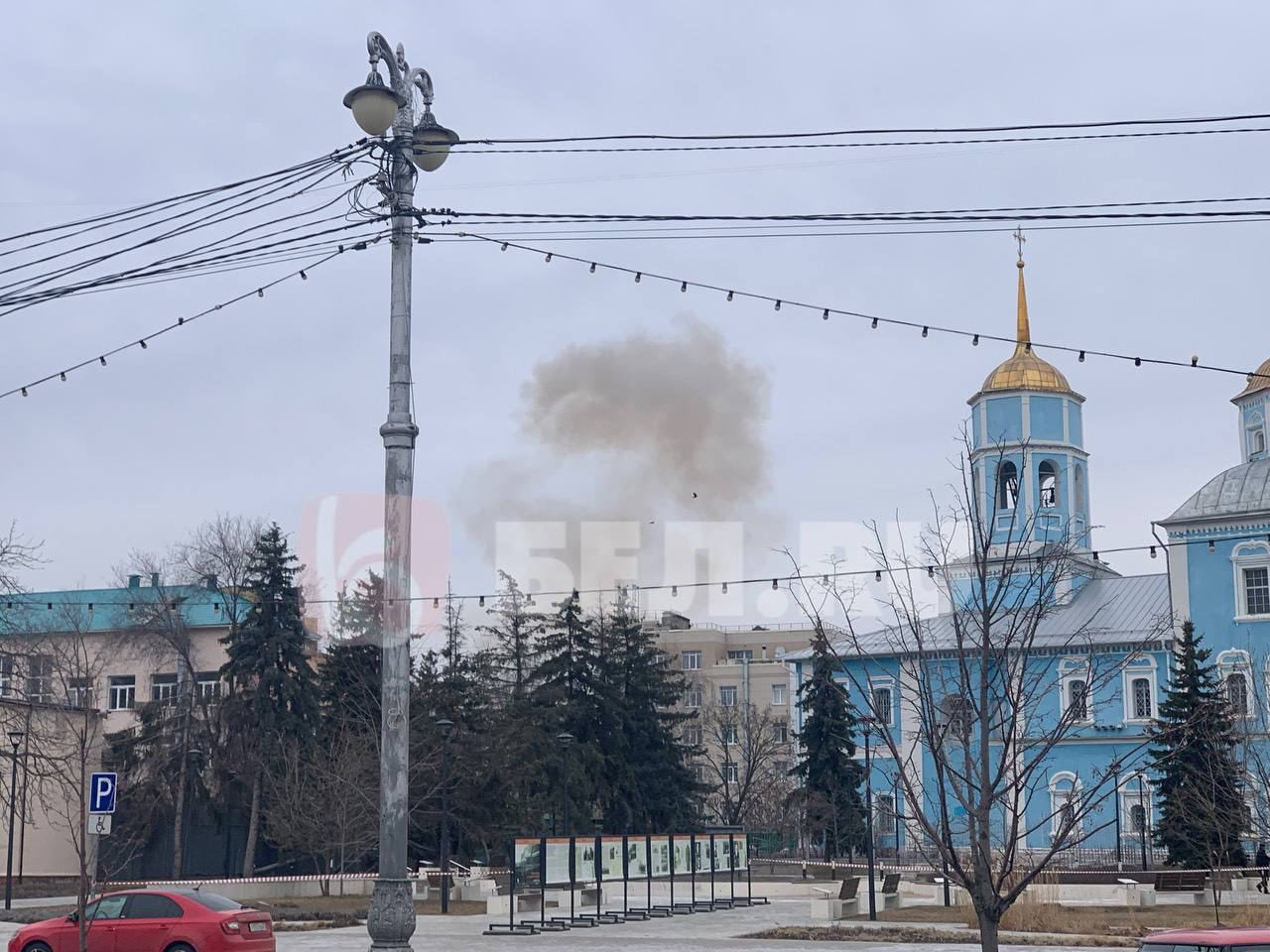 Дрон атаковал здание ФСБ в Белгороде — фото