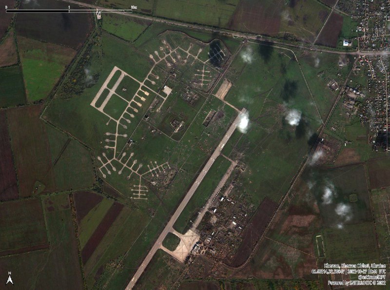 Россияне вывели всю технику с аэродрома в Чернобаевке: фото — фото 1