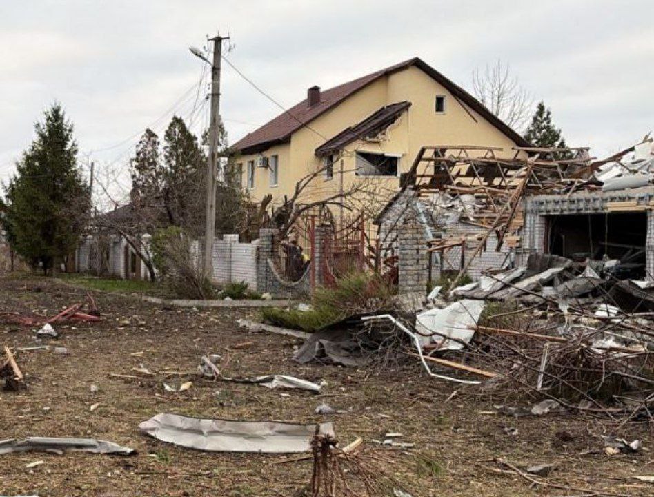 Три человека пострадали в результате российской атаки в Днепровском районе — фото 1