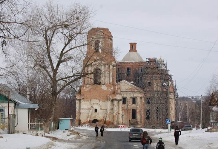 Російські обстріли пошкодили старовинний храм та символ Сумської області (фото) — фото 4